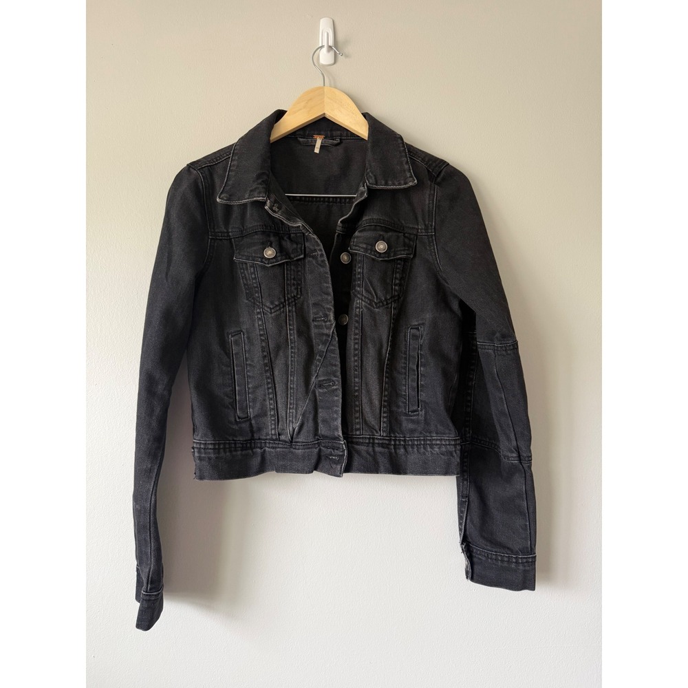 Free People Denim Jacket XS Black Cropped Faded Trucker Boho Edgy Grunge - Picture 1 of 14